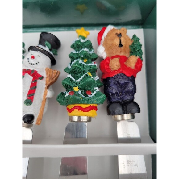 Set Of 4 Christmas Theme Butter Cheese Spreader Knives Santa Snowman Tree Bear - Picture 3 of 13